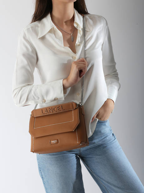 Cross Body Tas Ninon Leder Lancel Bruin ninon A13782 ander zicht 1