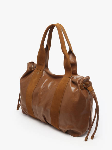 Schoudertas Ep11 Mila louise Bruin ep11 20204E11 ander zicht 2