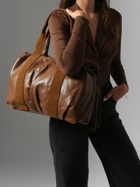 Schoudertas Ep11 Mila louise Bruin ep11 20204E11 ander zicht 1